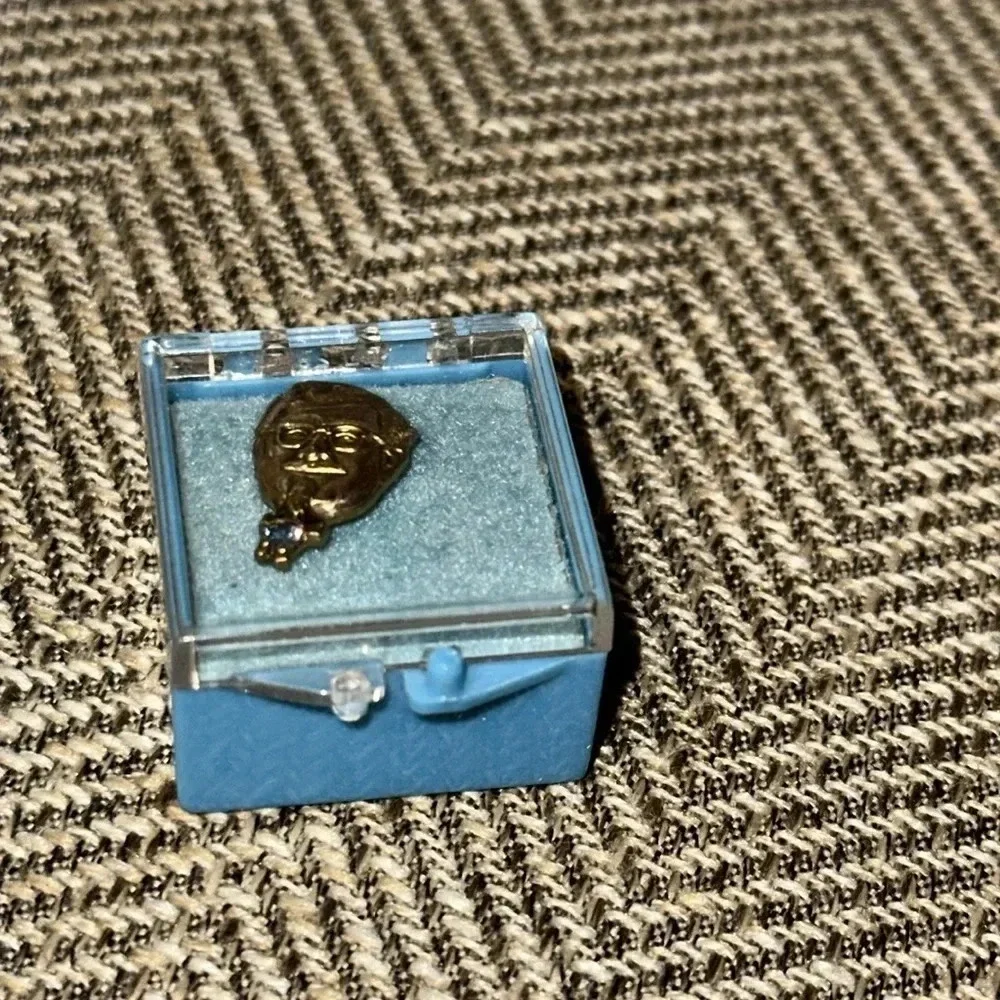 Kentucky Fried Chicken Restaurants KFC Owner’s Service Award Franchise Gold Pin